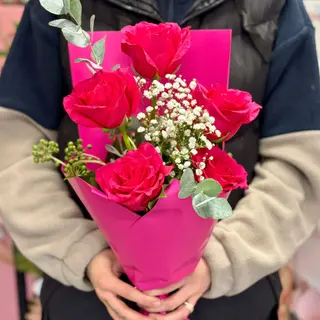 Buchet 5 trandafiri roz țiclam