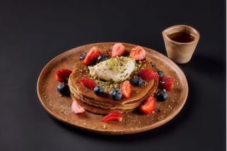 Pancakes cu mascarpone și fructe de pădure