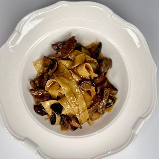 Pappardelle cu shiitake și vită
