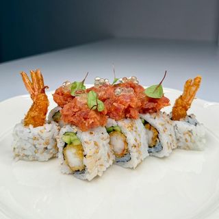 Maguro crown roll