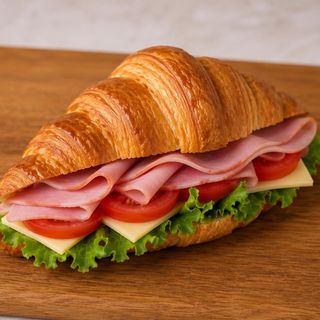 Croisant sarat cu sunca 320gr