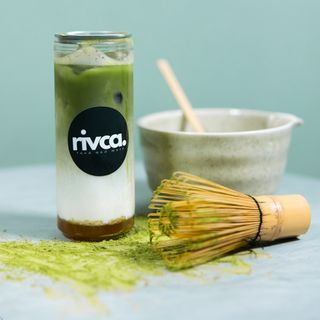 ICED UBE MATCHA LATTE (330 ML)