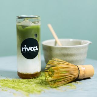 ICED UBE MATCHA LATTE (500 ML)