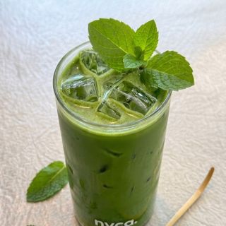 ICED MATCHA LATTE (330 ML)