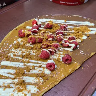 Clătită Biscoff,Zmeură,Nutella,Biscuiți Biscoff și Ciocolată Alba
