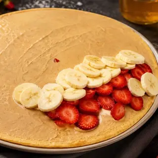 Clătită Kinder Bueno, banane și capsuni