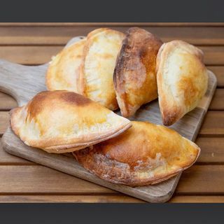 6 empanadas