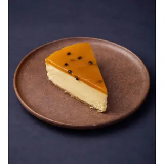 Cheesecake cu mango și fructul pasiunii