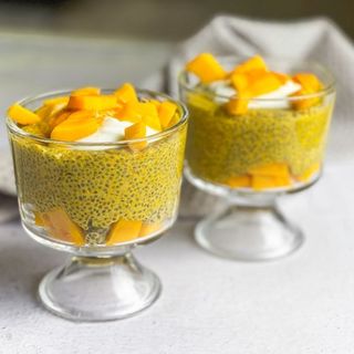 Budinca cu chia si mango