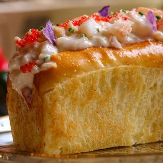 LOBSTER ROLL