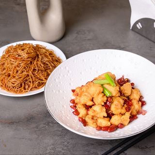 #99 Combo tăiței de orez și Pui picant Sichuan