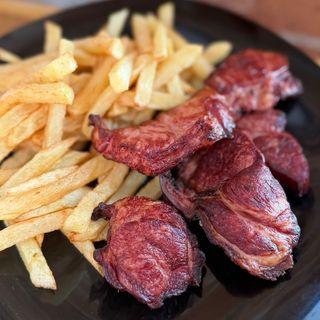 Meniu boieresc (ciolan) & fries paine   