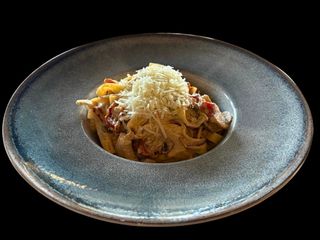 Spaghetti ili pene ili taljatele u Toscana sosu