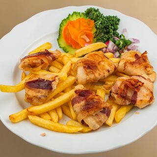 Rolovano pileće belo meso u slanini