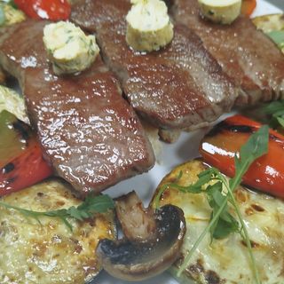 Ramstek sa grilovanim povrćem 400g