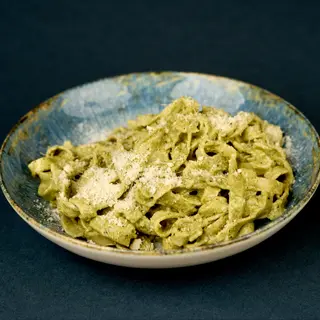 Crema e pesto pasta mala porcija