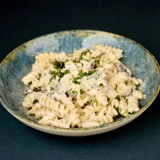 Crema e funghi pasta mala porcija