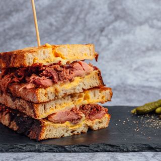 Sendvič sa dimljenom butkicom