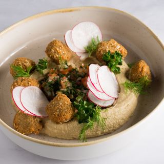 Falafel salata
