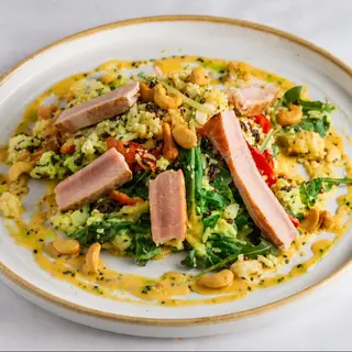 Azijska salata sa grilovanom tunom
