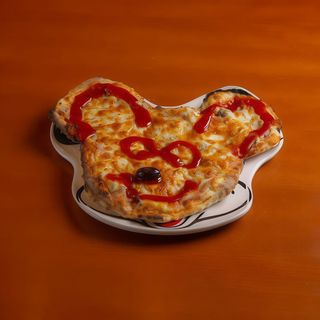 Mickey Mouse pizza