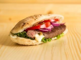 Punjeni ćevap sa dimljenim vratom