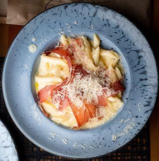 Tagliatelle prosciutto e tartufata