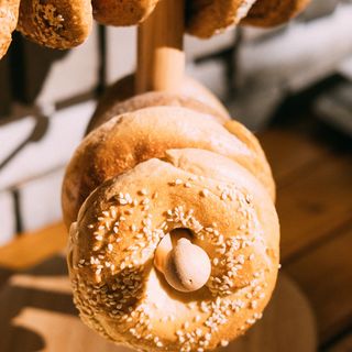 Bejgl sa kikiriki puterom i bananom