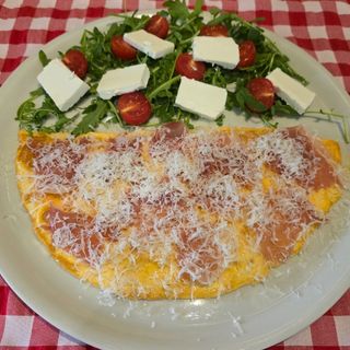 OMLET SA PARMEZANOM I PRSUTOM