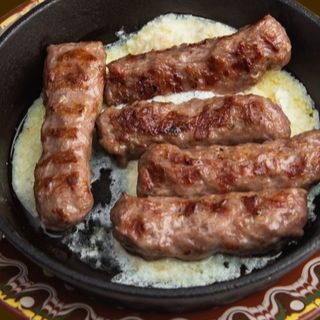 Ćevapčići na kajmaku