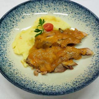 Ćureći karabatak sa pire krompirom