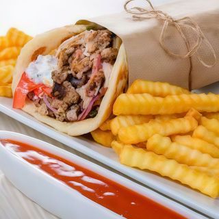 3x veliki pileći gyros + 3x slatka palačinka + Pepsi 2l