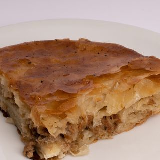 Burek sa mesom 1/4 - 300g