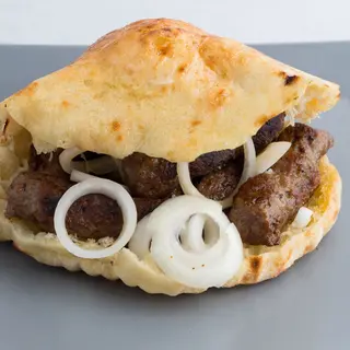 Ćevapi u lepinji (Banjalučki ili Sarajevski)