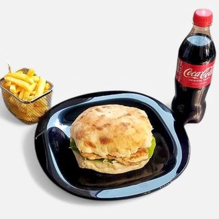 Pileći file 150g u lepinji + pomfrit 150g + Coca-Cola 0.33l