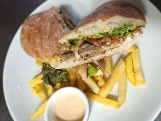 Beef Angulo Sendvič