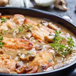 Piletina u sosu od pečuraka (mala porcija)