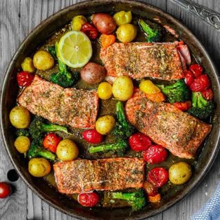 Losos sa povrćem (mala porcija)