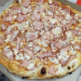 Pizza Pečenica