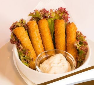 Pohovani mocarela štapići