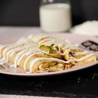 Palačinka sa sirom i pilećim prsima  