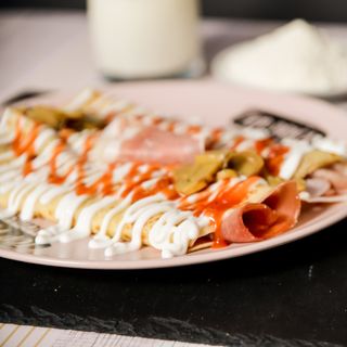 Palačinka sa sirom i pršutom  