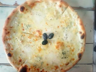 Pizza Quattro Formaggi