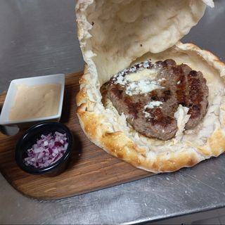 Pljeskavica sa kajmakom iz furune!