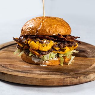 Double smash Bacon burger + Coca-Cola 0.33l