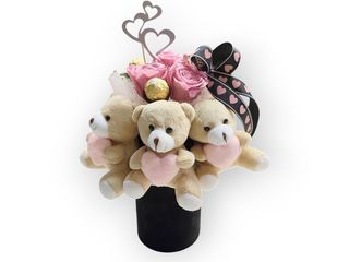 Box sa vecnim ruzama I plisanim medvedicima