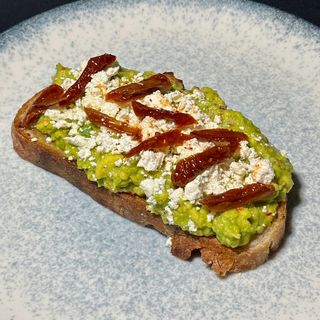 Avokado tost