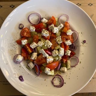 Grčka salata sa maslinovim uljem