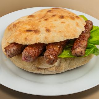 Ćevapi u lepinji