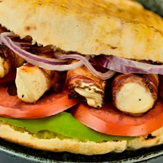 Lepinja sa pilecim rolnicama u slanini